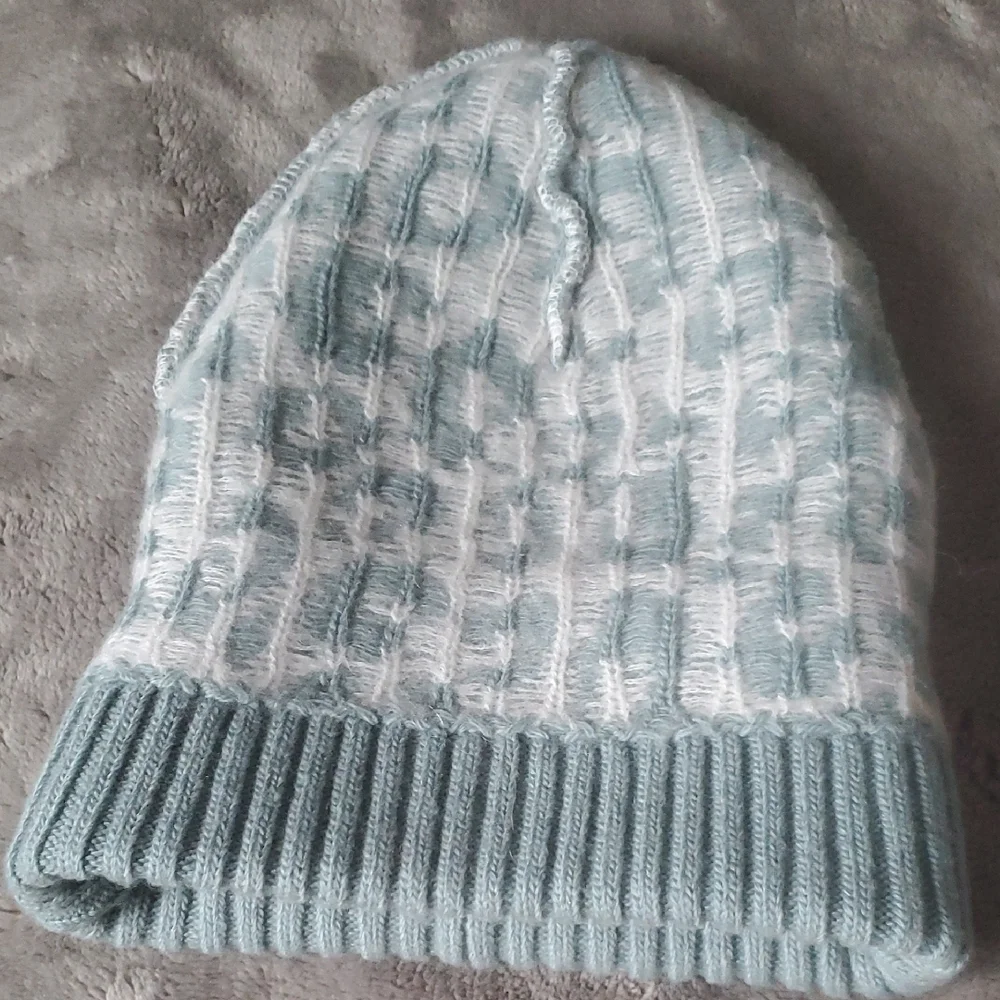 NWOT SWEATY BETTY ANIMAL JACQURD BLUE LEOPARD BEANIE